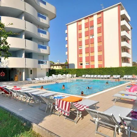 Lejlighed In Spiaggia With Communal Pool *